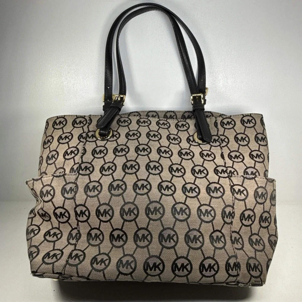 Michael Kors Jet Set Beige & Black Monogram Tote Bag - Picture 4 of 16